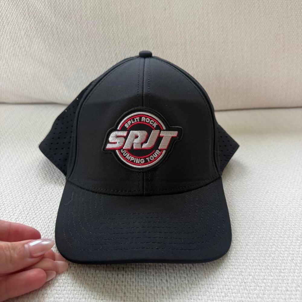 Split rock jumping tour equestrian hat